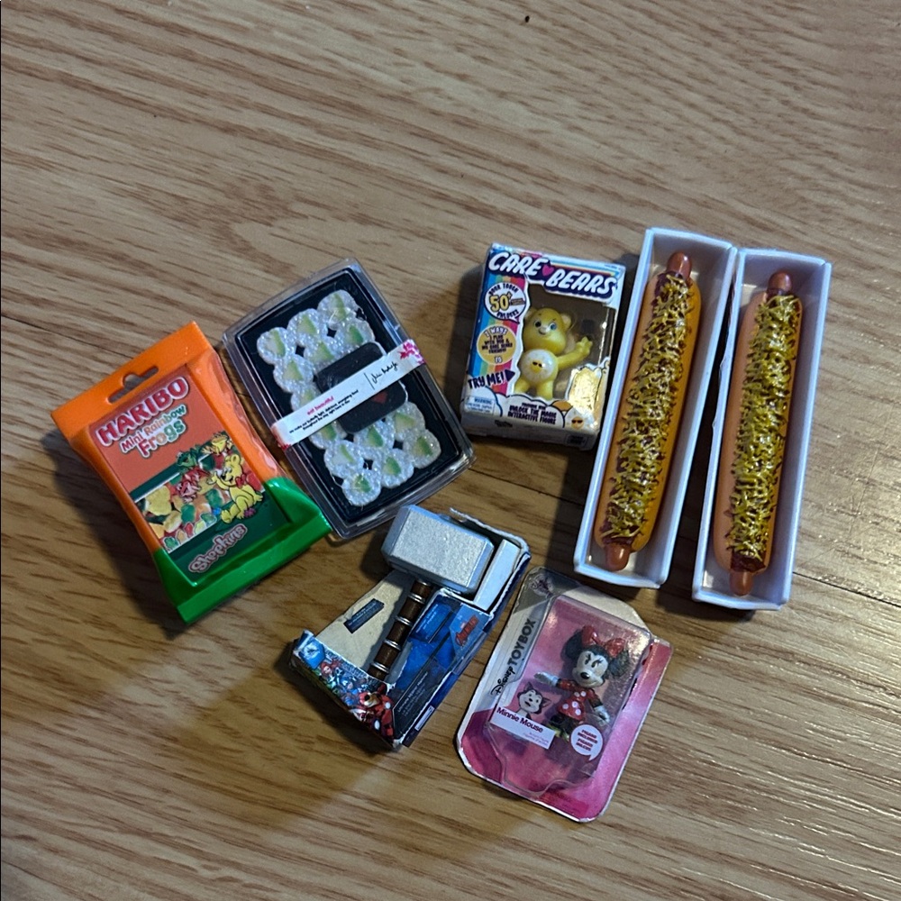 Mini Toy Food & Character Accessory Set